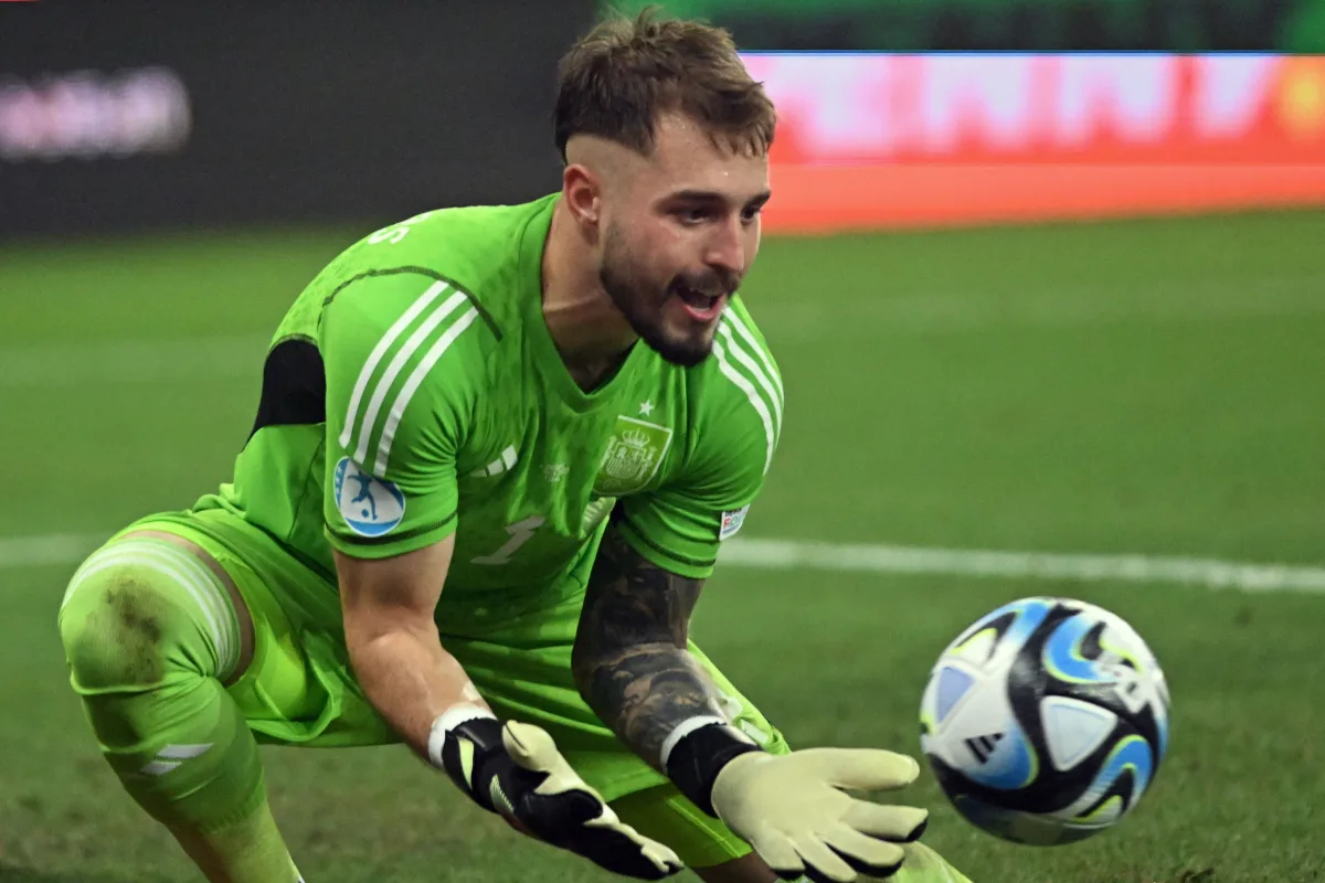 psg-offer-contract-to-former-barcelona-goalkeeper-arnau-tenas-get
