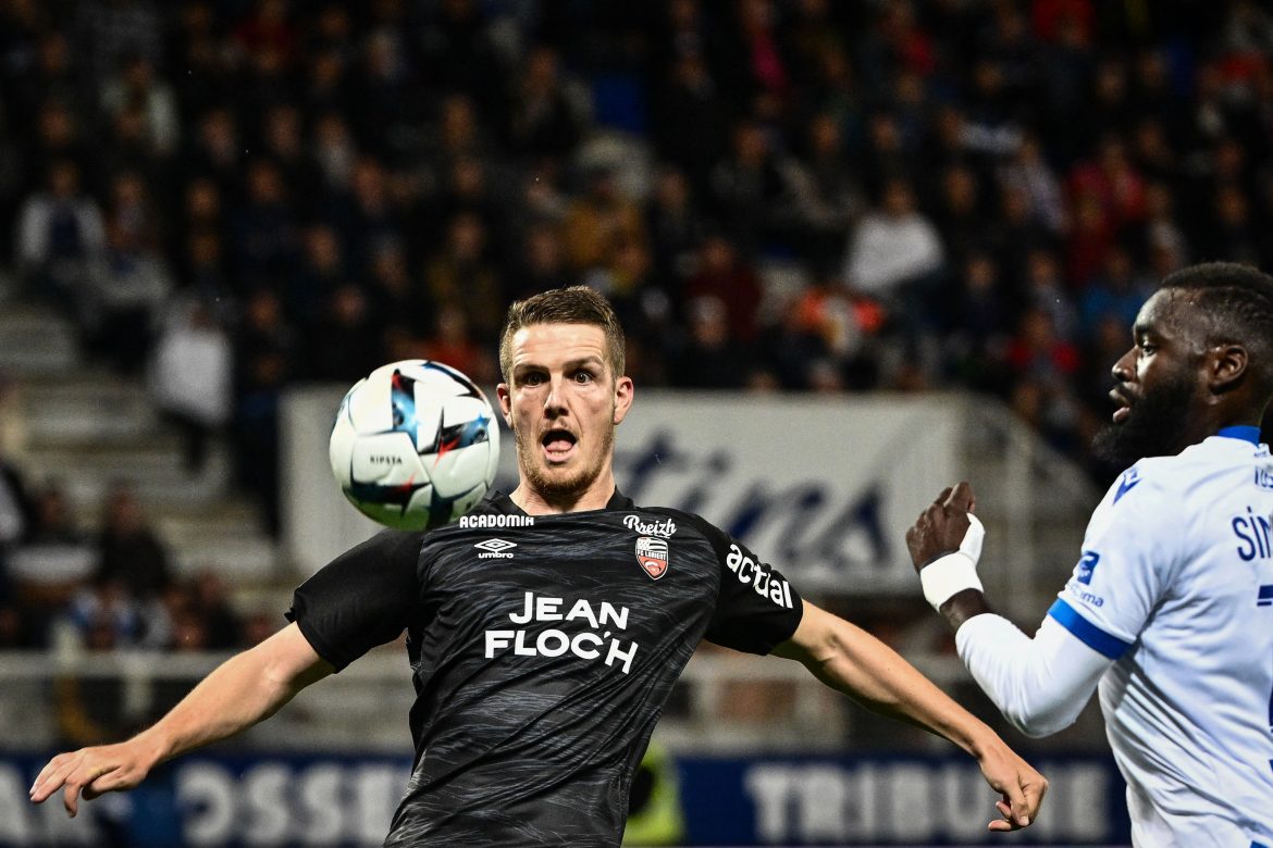 Official | Julien Laporte signs Lorient renewal - Get French Football News