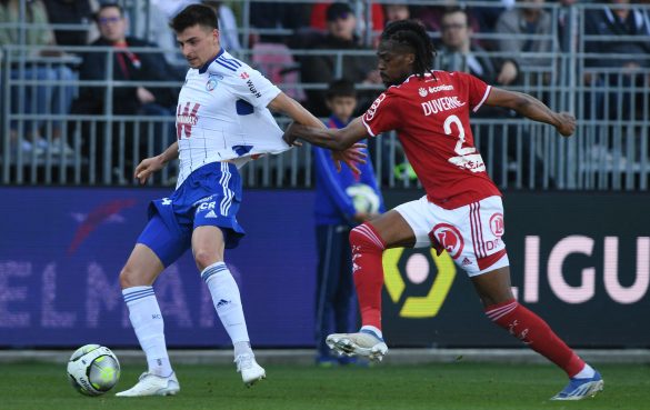 Official Karol Fila leaves Strasbourg to join Dender Get French Football News
