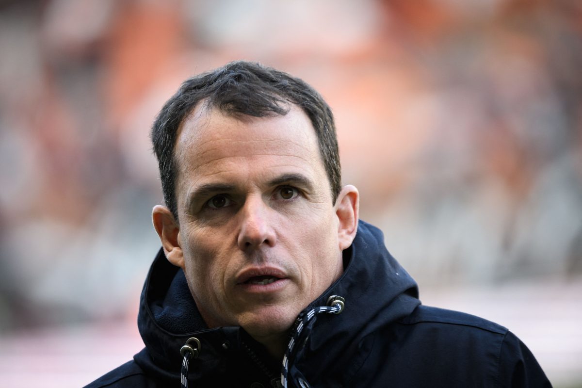 Lorient agree contract renewal with manager Régis Le Bris