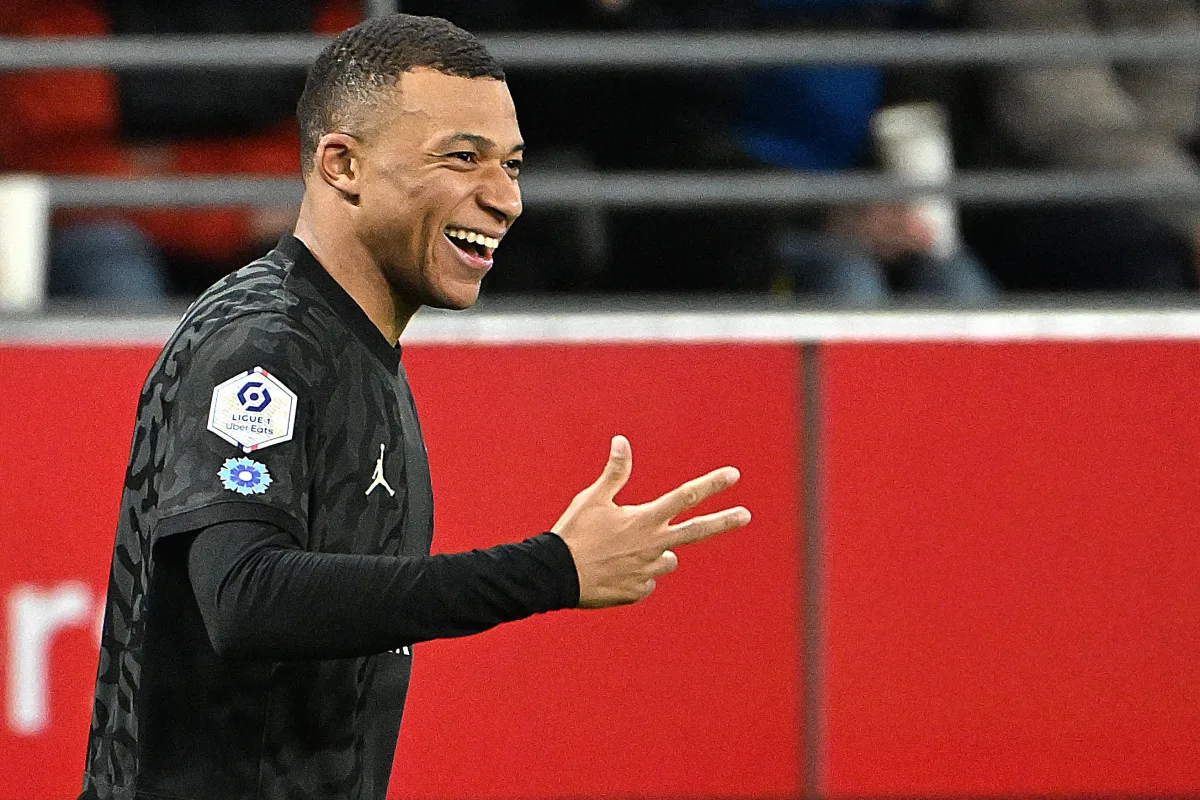 kylian-mbapp-s-mum-travels-to-madrid-to-find-a-house-for-her-son-ahead