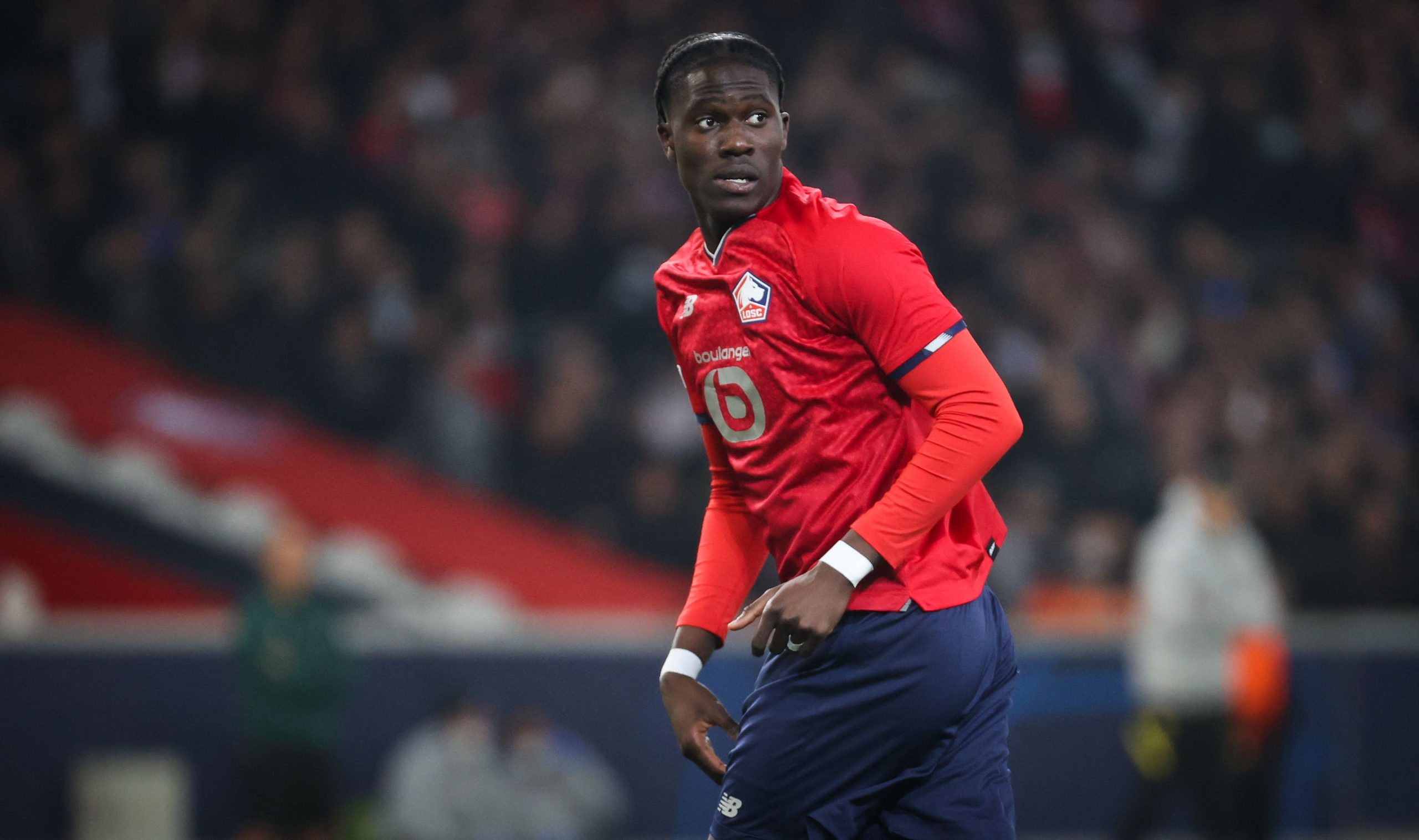 Onani. Amadou Onana. Amadou Onana Everton. Амаду Онана футболист. Амаду Онана Эвертон 2022.
